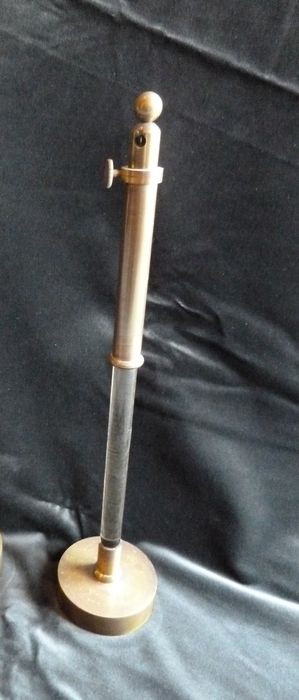 instrument de démonstration en statique des fluides (ludion) (n°1), vue générale - © Ministère de la Culture (France), Conservation des antiquités et des objets d'art de l'Indre, tous droits réservés 
