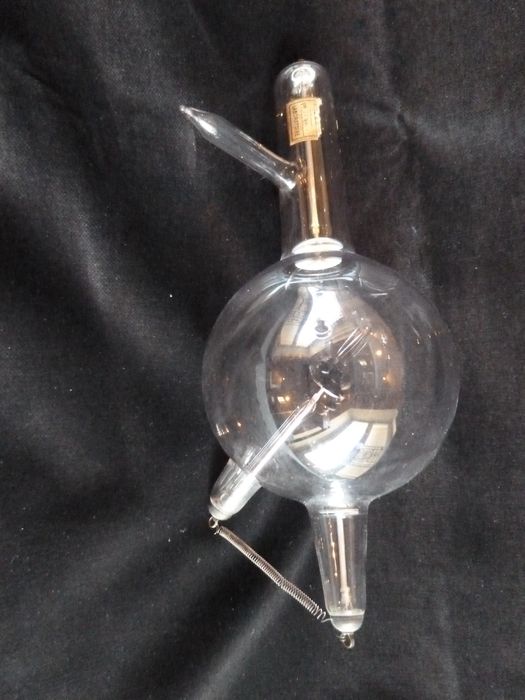 instrument de démonstration en électrodynamique dit tube de Crookes à rayons X, vue générale - © Ministère de la Culture (France), Conservation des antiquités et des objets d'art de l'Indre, tous droits réservés 