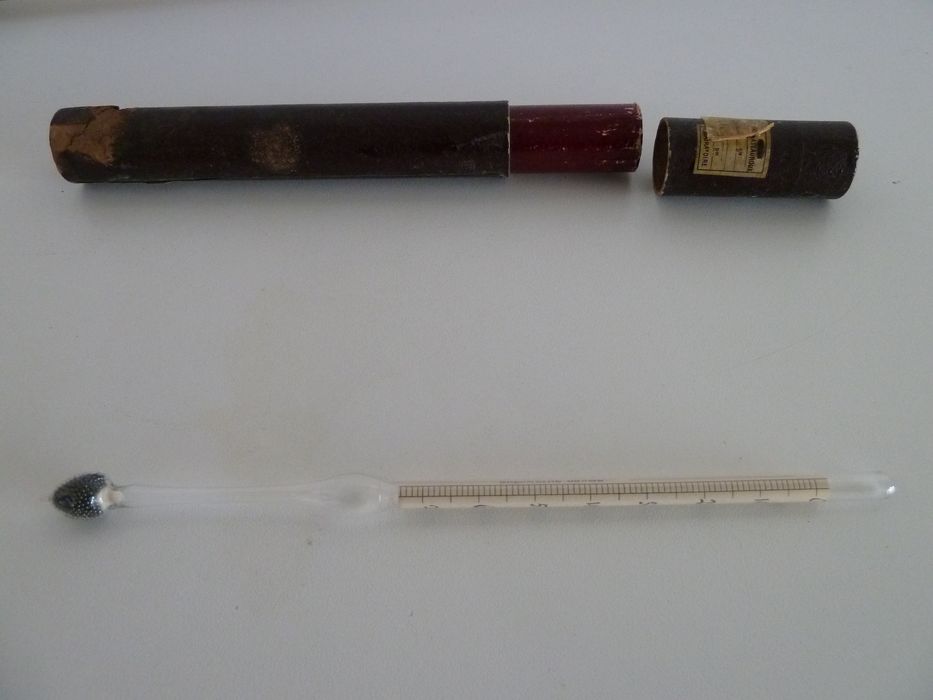 instruments de mesure des densités (aréomètres) dit de Baumé, vue générale - © Ministère de la Culture (France), Conservation des antiquités et des objets d'art de l'Indre, tous droits réservés 