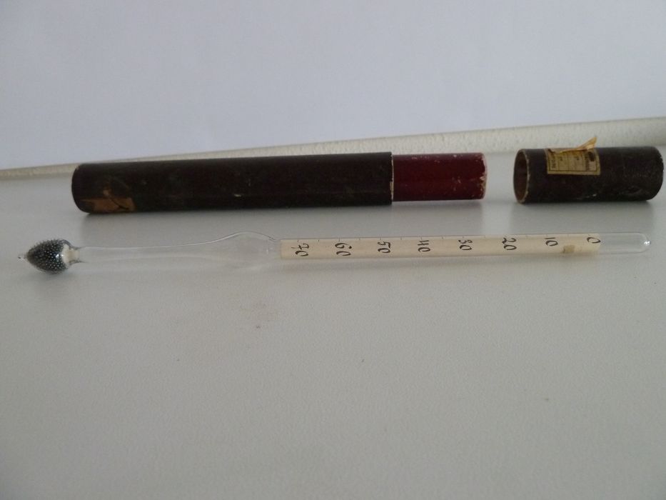 instruments de mesure des densités (aréomètres) dit de Baumé, vue générale - © Ministère de la Culture (France), Conservation des antiquités et des objets d'art de l'Indre, tous droits réservés 