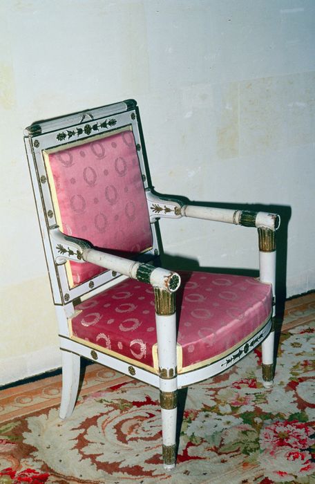 château : fauteuil, style Empire, vue générale