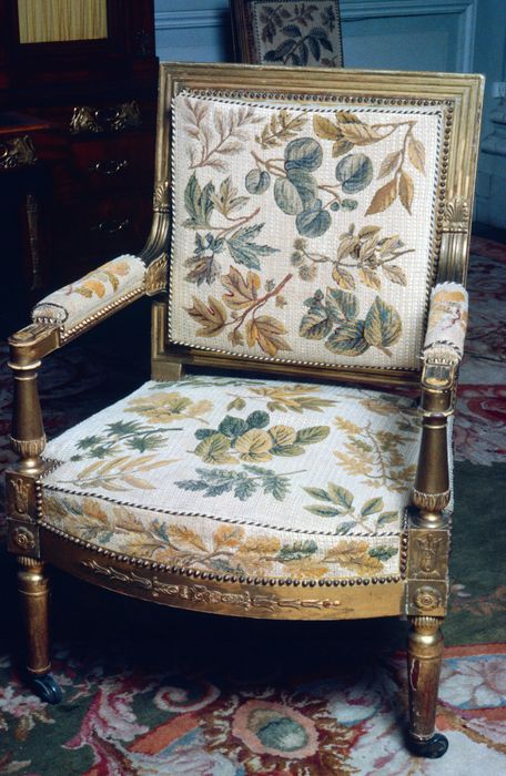 château : fauteuil, style Empire, vue générale