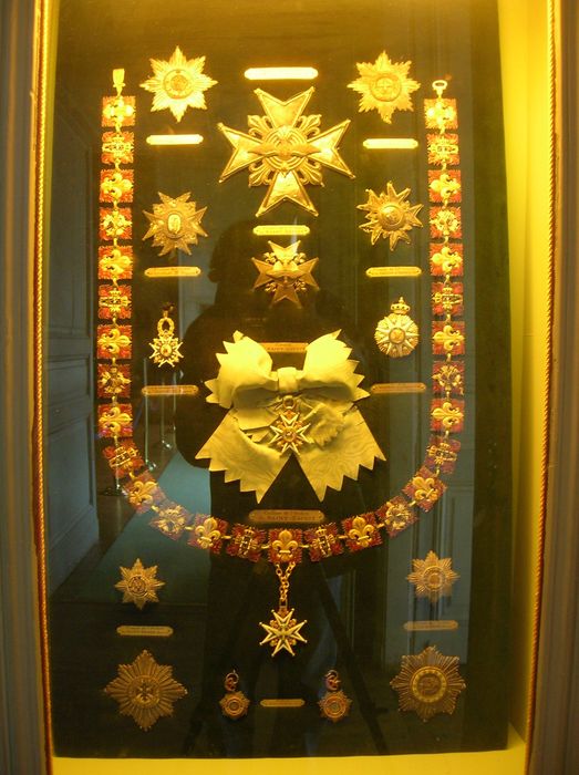 Ensemble de trente décorations du prince de Talleyrand (plaques, grand-croix, grand-collier, croix)