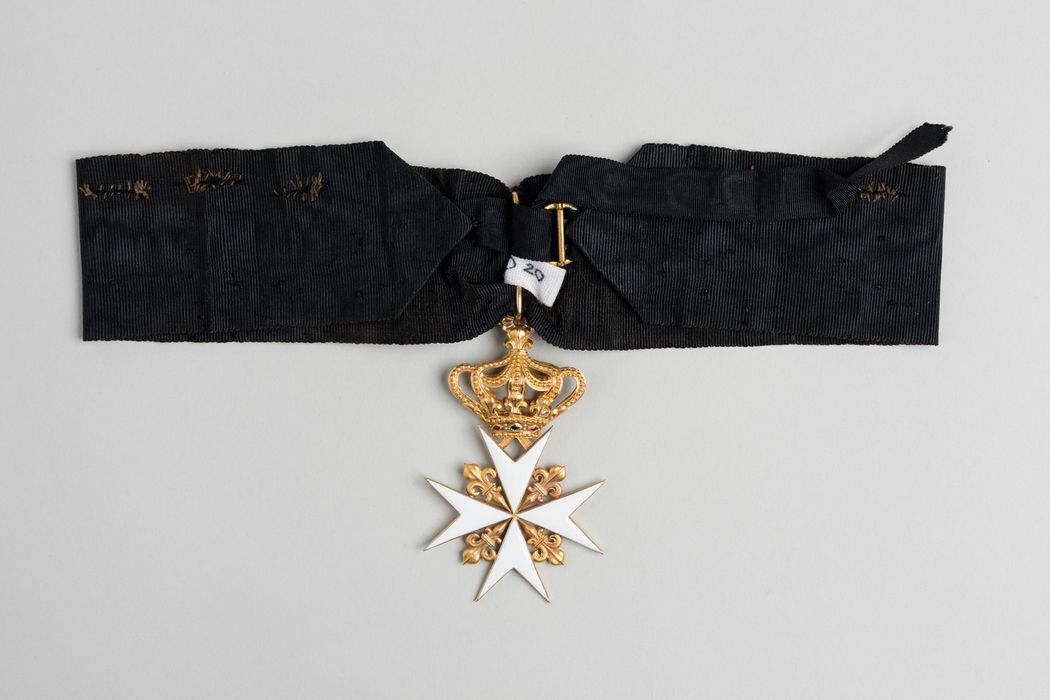 décoration du prince de Talleyrand : Croix de Malte d'Espagne, revers, vue générale