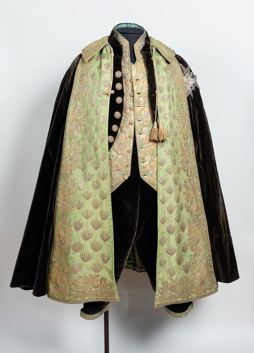 Costume de l'ordre du Saint-Esprit : frac, gilet, culotte, cape