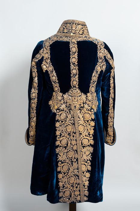 costume (cape et redingote) du sacre de Charles X, vue générale