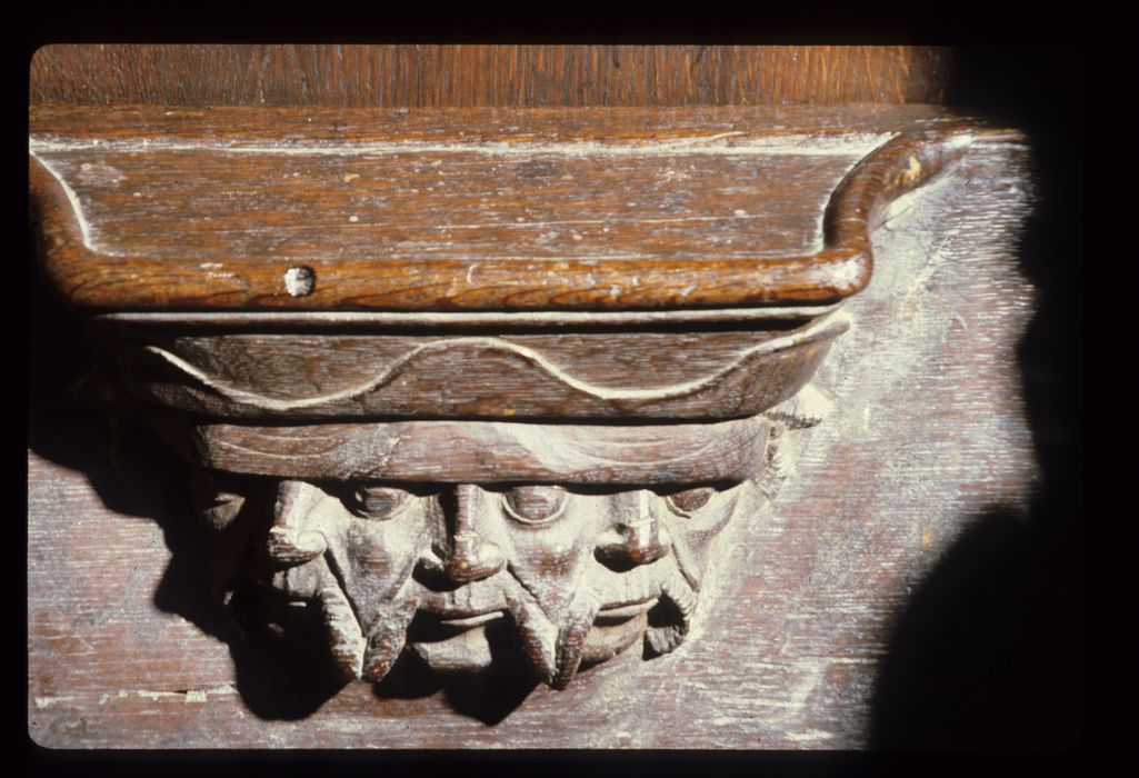 stalles, détail d'une miséricorde - © Ministère de la Culture (France), Conservation des antiquités et des objets d'art de l'Indre – Tous droits réservés 