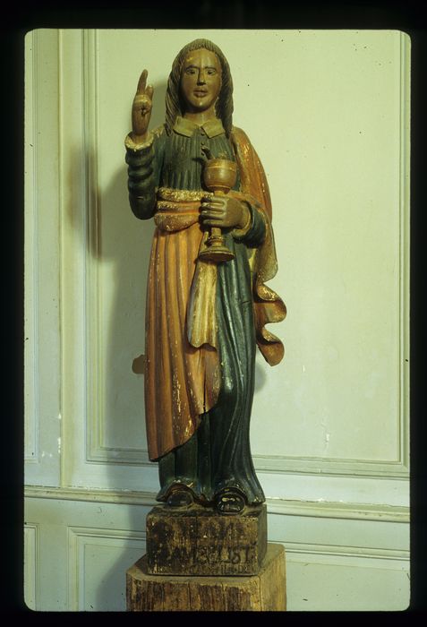 statue : saint Jean l'évangéliste - © Ministère de la Culture (France), Conservation des antiquités et des objets d'art de l'Indre, tous droits réservés 