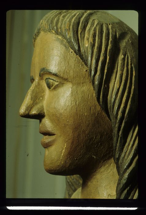 statue : saint Jean l'évangéliste, vue partielle, profil gauche - © Ministère de la Culture (France), Conservation des antiquités et des objets d'art de l'Indre, tous droits réservés 