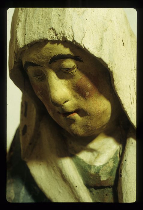 statue : Vierge, détail du visage