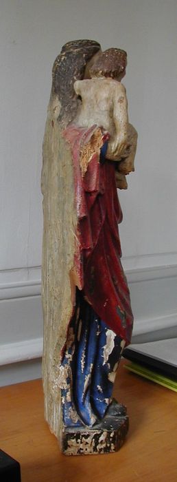 statue : Vierge à l'Enfant, revers, vue générale