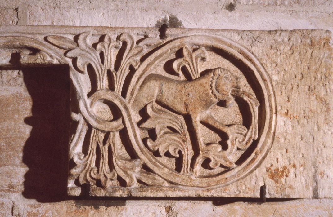 linteau (fragment) - © Ministère de la Culture (France), Conservation des antiquités et des objets d'art de l'Indre, tous droits réservés 