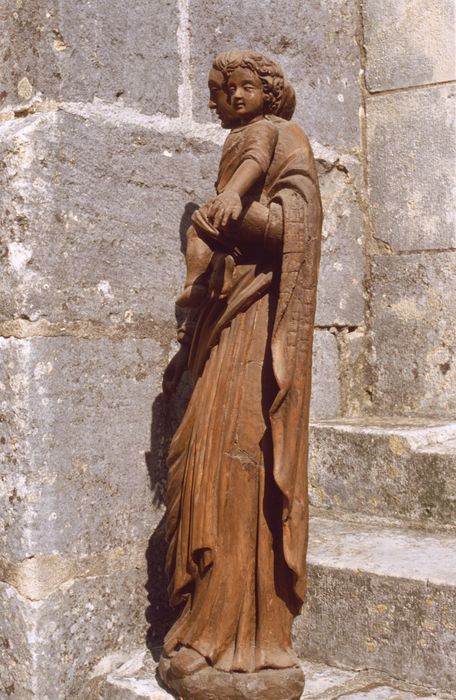 statue : Vierge à l'Enfant, profil gauche, vue générale