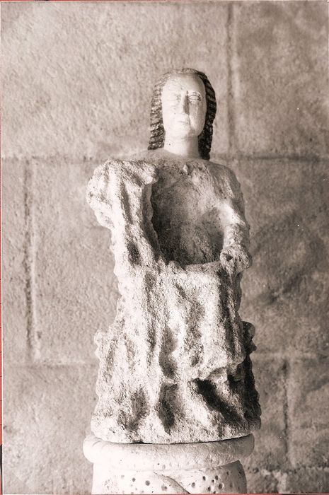 Statue : Vierge à l'Enfant