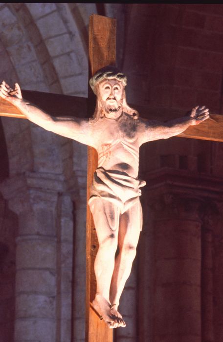 Statue : Christ en croix