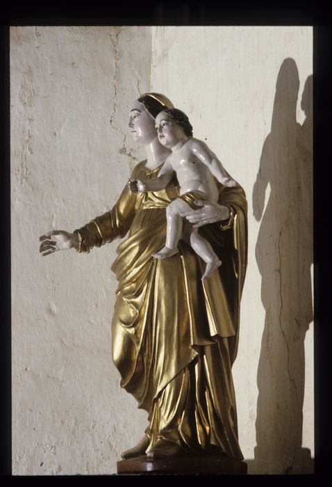 statue : Vierge à l'Enfant