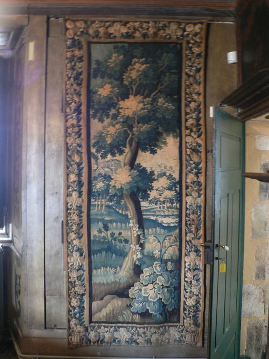 pièces murale (verdure) : verdure avec bordures à décor de fabriques et d'oiseaux - © Ministère de la Culture (France), Conservation des antiquités et des objets d'art de l'Indre, tous droits réservés 