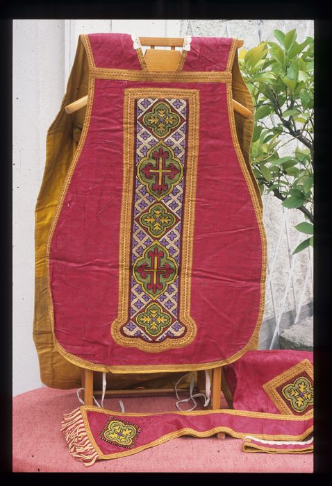 chasuble, étole, manipule, voile de calice - © Ministère de la Culture (France), Conservation des antiquités et des objets d'art de l'Indre, tous droits réservés 