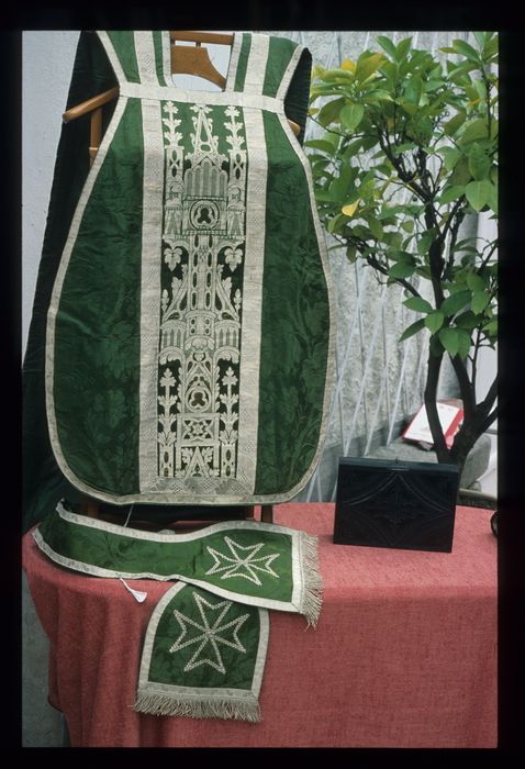 chasuble et étole (ornement vert) - © Ministère de la Culture (France), Conservation des antiquités et des objets d'art de l'Indre, tous droits réservés 