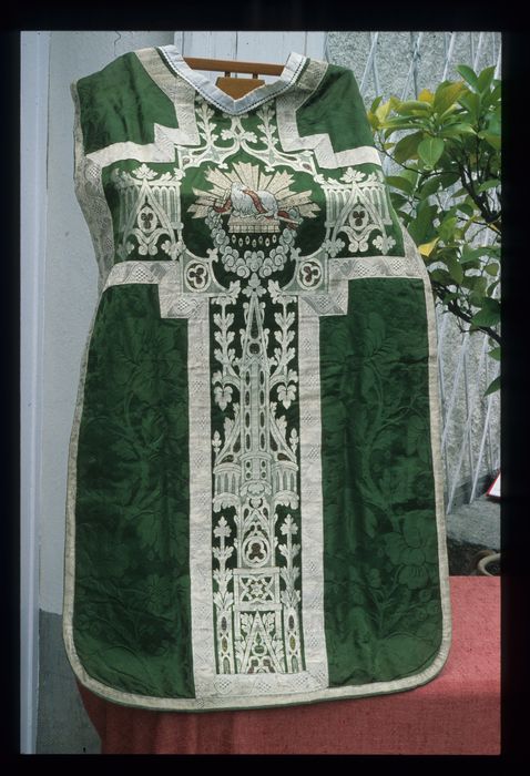 chasuble (ornement vert) - © Ministère de la Culture (France), Conservation des antiquités et des objets d'art de l'Indre, tous droits réservés 