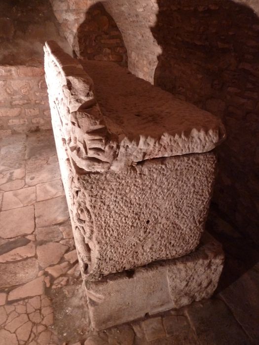 sarcophage dit tombeau de saint Ludre