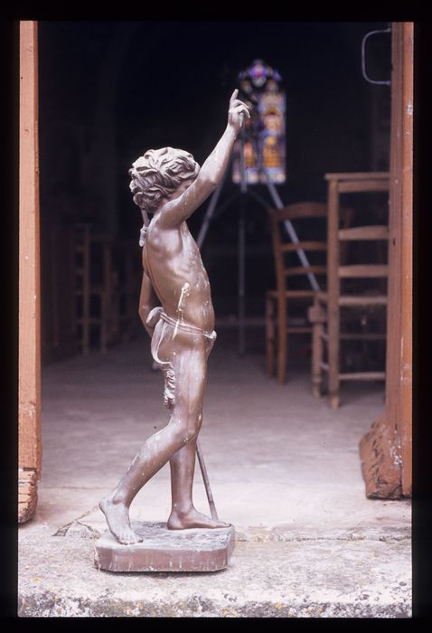 statue : Saint Jean-Baptiste, profil droit, vue générale