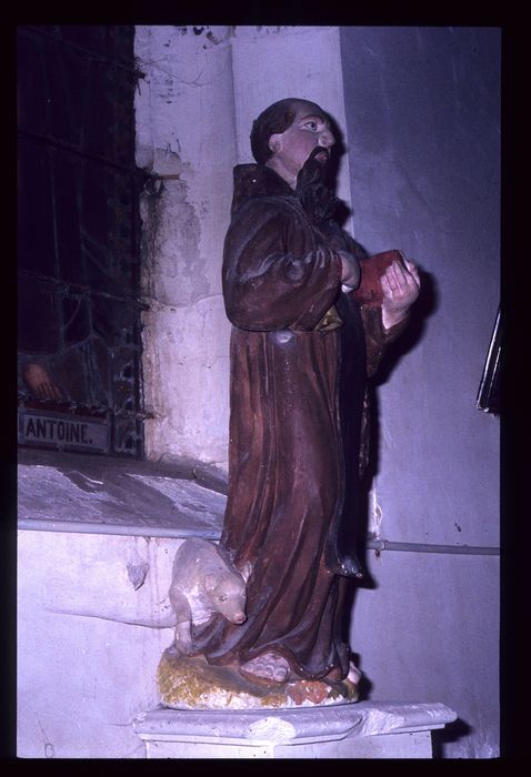 statue : Saint Antoine, vue de côté - © Ministère de la Culture (France), Conservation des antiquités et des objets d'art de l'Indre, tous droits réservés 