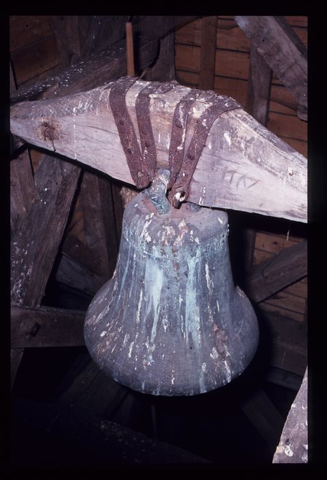 cloche - © Ministère de la Culture (France), Conservation des antiquités et des objets d'art de l'Indre, tous droits réservés
