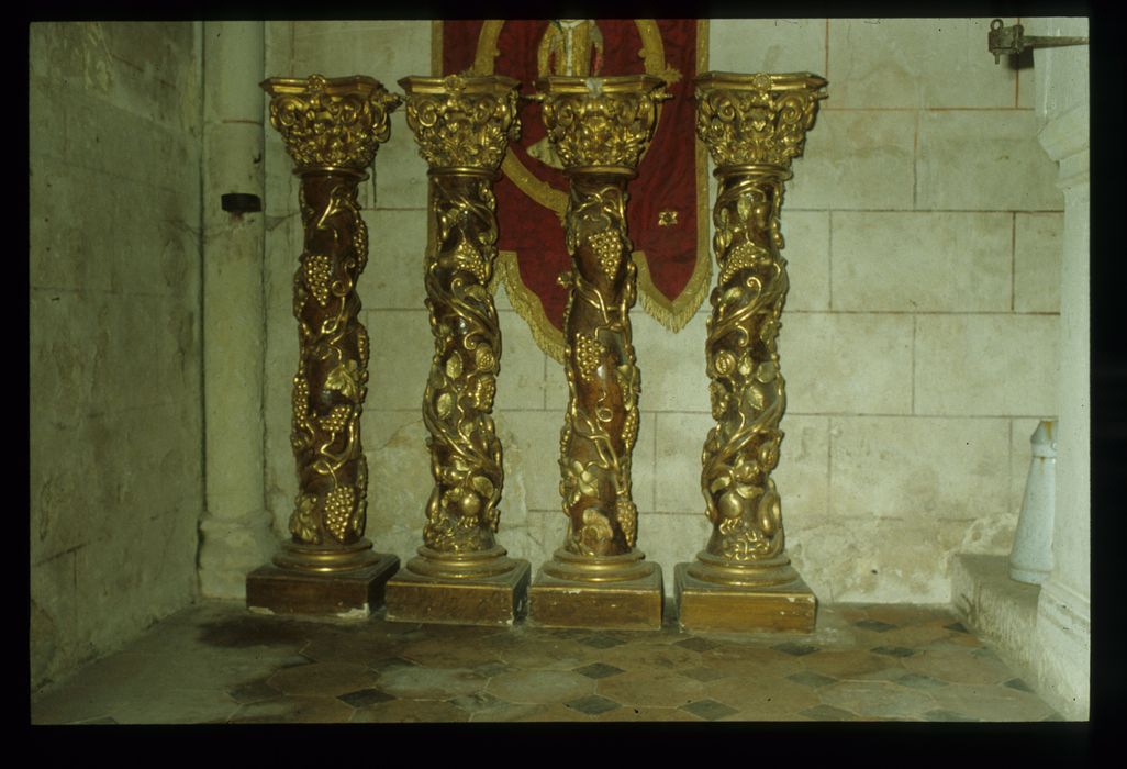 colonnes (piédestals) - © Ministère de la Culture (France), Conservation des antiquités et des objets d'art de l'Indre, tous droits réservés 