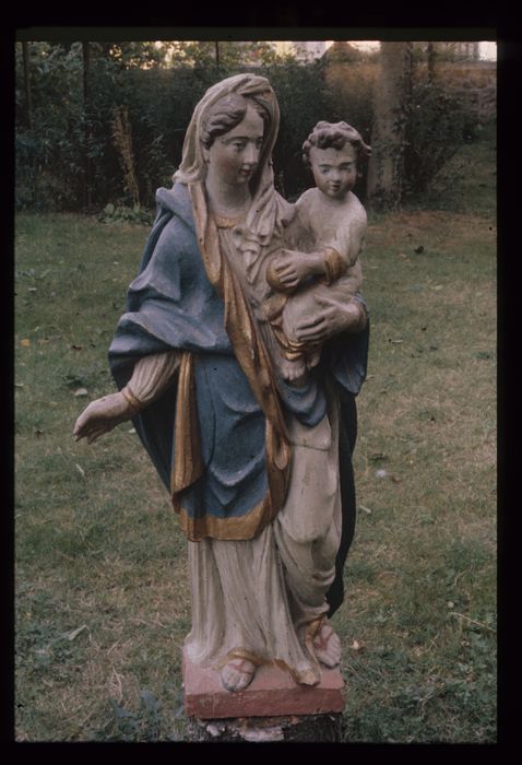 statue : Vierge à l'Enfant - © Ministère de la Culture (France), Conservation des antiquités et des objets d'art de l'Indre, tous droits réservés 