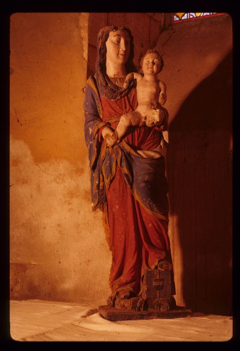 statue : Vierge à l'Enfant