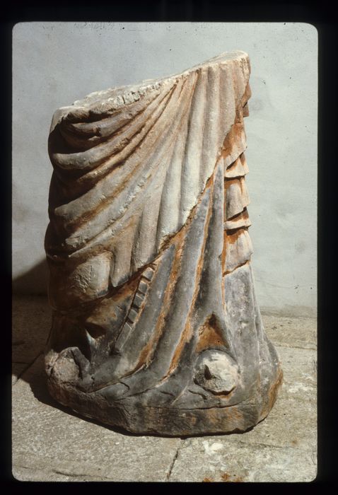 statue (fragment n°2) : Vierge à l'Enfant