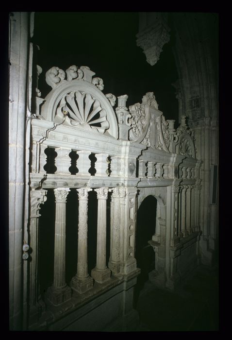 clôture de la chapelle dite d'Anjou, vue partielle