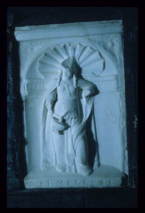 statue (statue funéraire) de Charlotte d'Albret, détail
