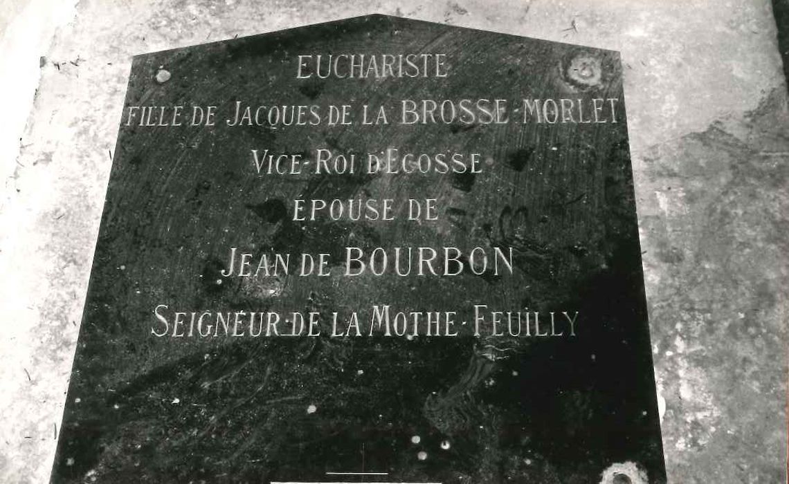 tombeau et inscription funéraire de Jean de Bourbon