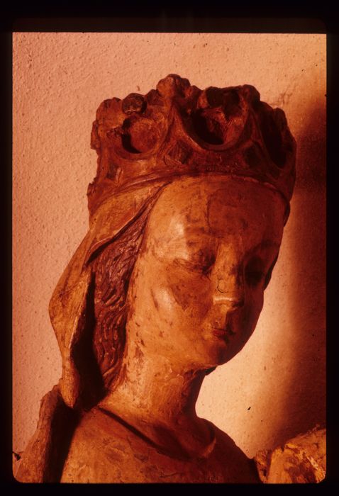 statue : Vierge à l'Enfant, détail - © Ministère de la Culture (France), Conservation des antiquités et des objets d'art de l'Indre – Tous droits réservés 