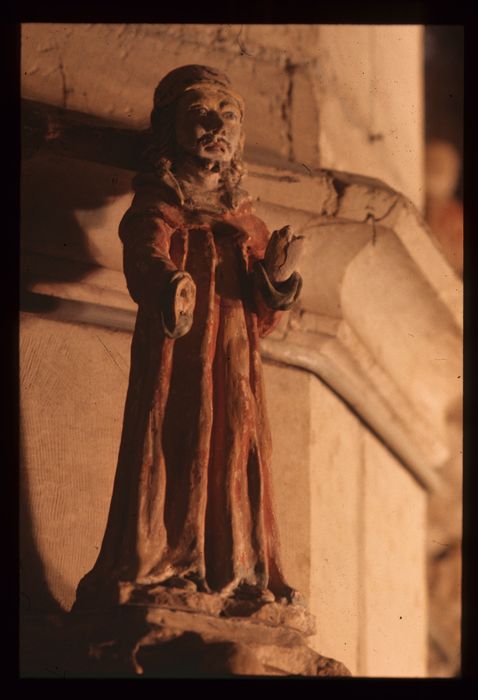 statue : Saint Yves