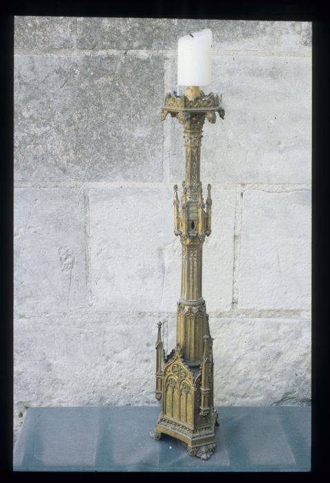 chandelier (maître-autel) - © Ministère de la Culture (France), Conservation des antiquités et des objets d'art de l'Indre – Tous droits réservés 