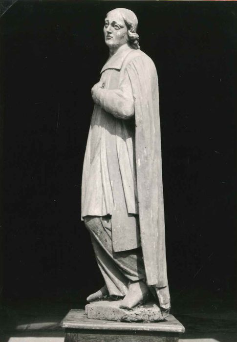 statue : saint non identifié, profil gauche