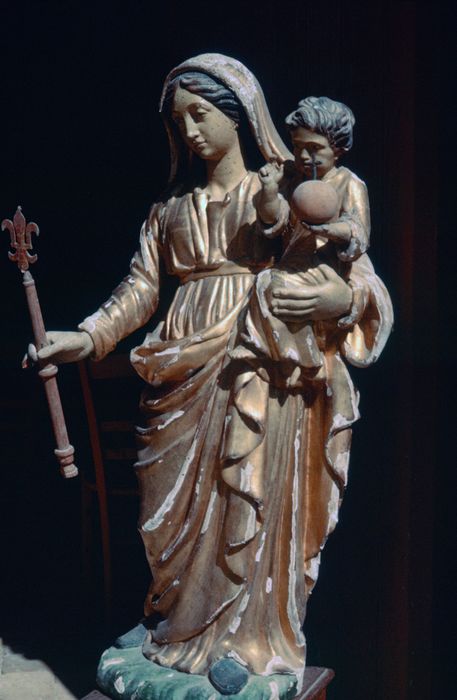 statue : Vierge à l'Enfant
