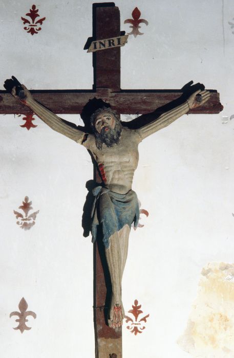 Statue : Christ en croix