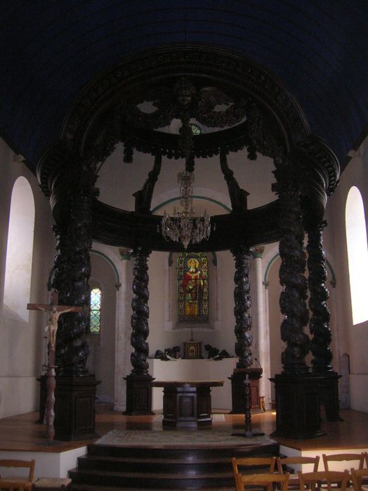 dais d'autel (baldaquin)