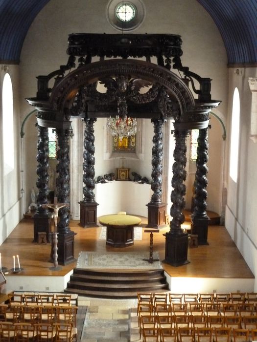 dais d'autel (baldaquin)
