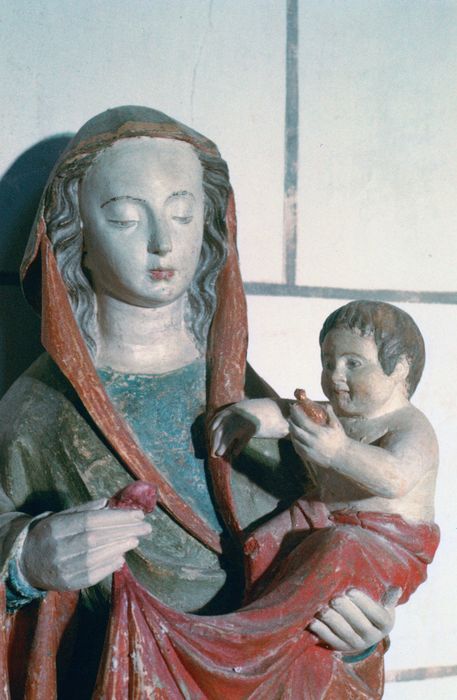 statue : Vierge à l'Enfant, vue partielle