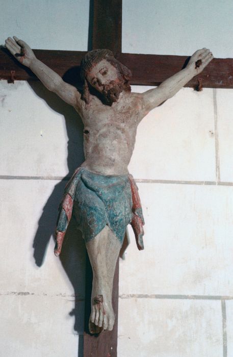 statue : Christ en croix