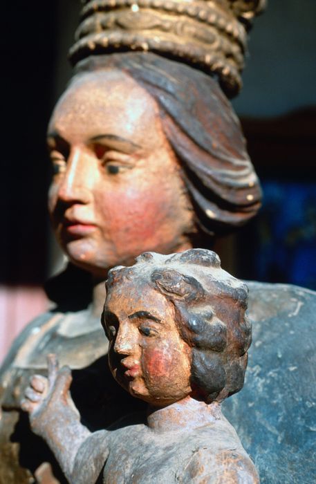 statue : Vierge à l'Enfant, vue partielle - © Ministère de la Culture (France), Conservation des antiquités et des objets d'art de l'Indre – Tous droits réservés 