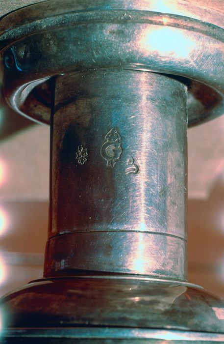 ciboire des malades, détail des poinçons - © Ministère de la Culture (France), Conservation des antiquités et des objets d'art de l'Indre – Tous droits réservés 