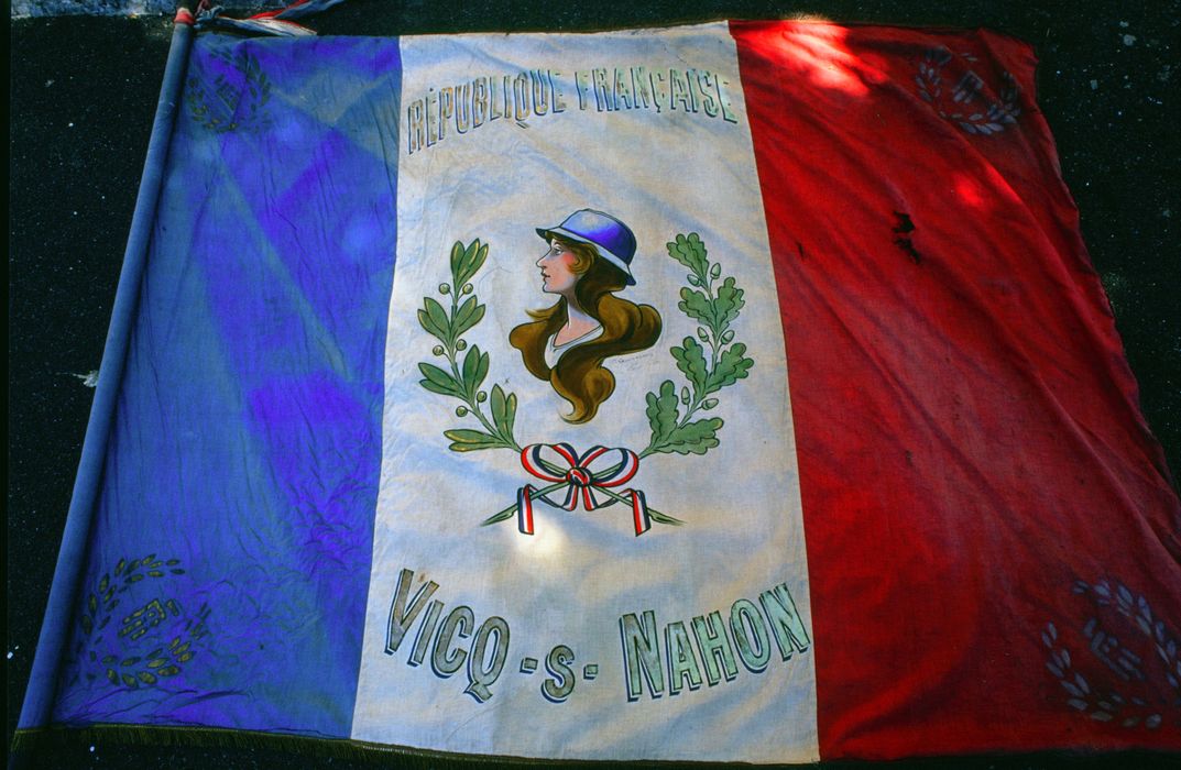 drapeau ou insigne (drapeau de conscrits) - © Ministère de la Culture (France), Conservation des antiquités et des objets d'art de l'Indre, tous droits réservés 