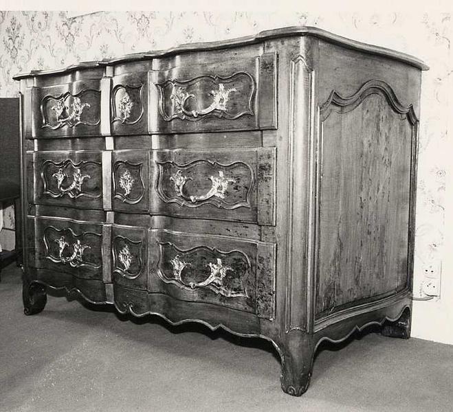 commode, vue générale - © Ministère de la Culture (France), Conservation des antiquités et des objets d'art de l'Indre-et-Loire, tous droits réservés