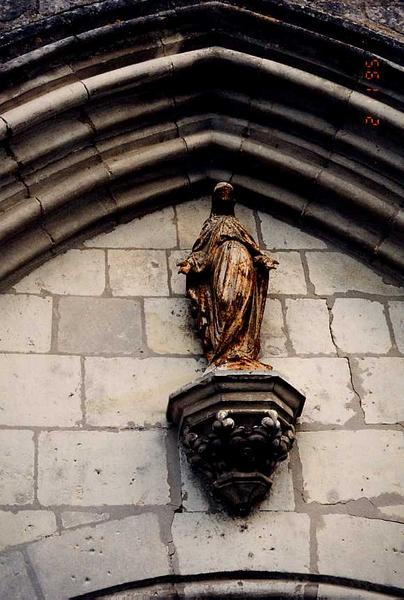 statue : Vierge de la rue du Bac, vue générale